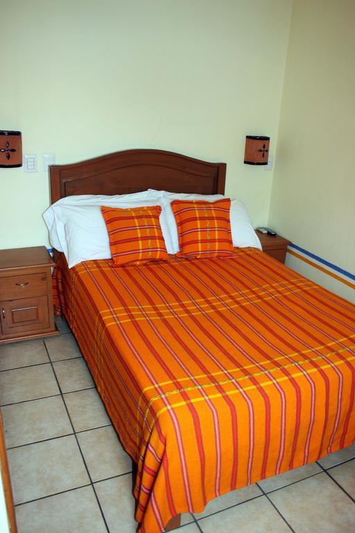Casa Vilasanta Guadalajara Værelse billede